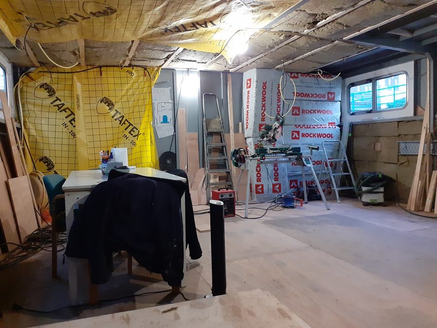 en naar het middenschip verhuisd